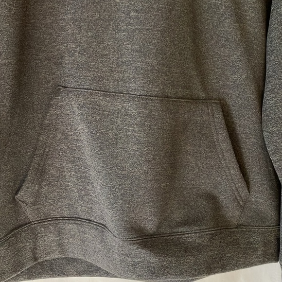 Wisconsin Badgers Colosseum Stadium Men’s L Arch & Logo Pullover Hoodie Gray - Picture 3 of 9